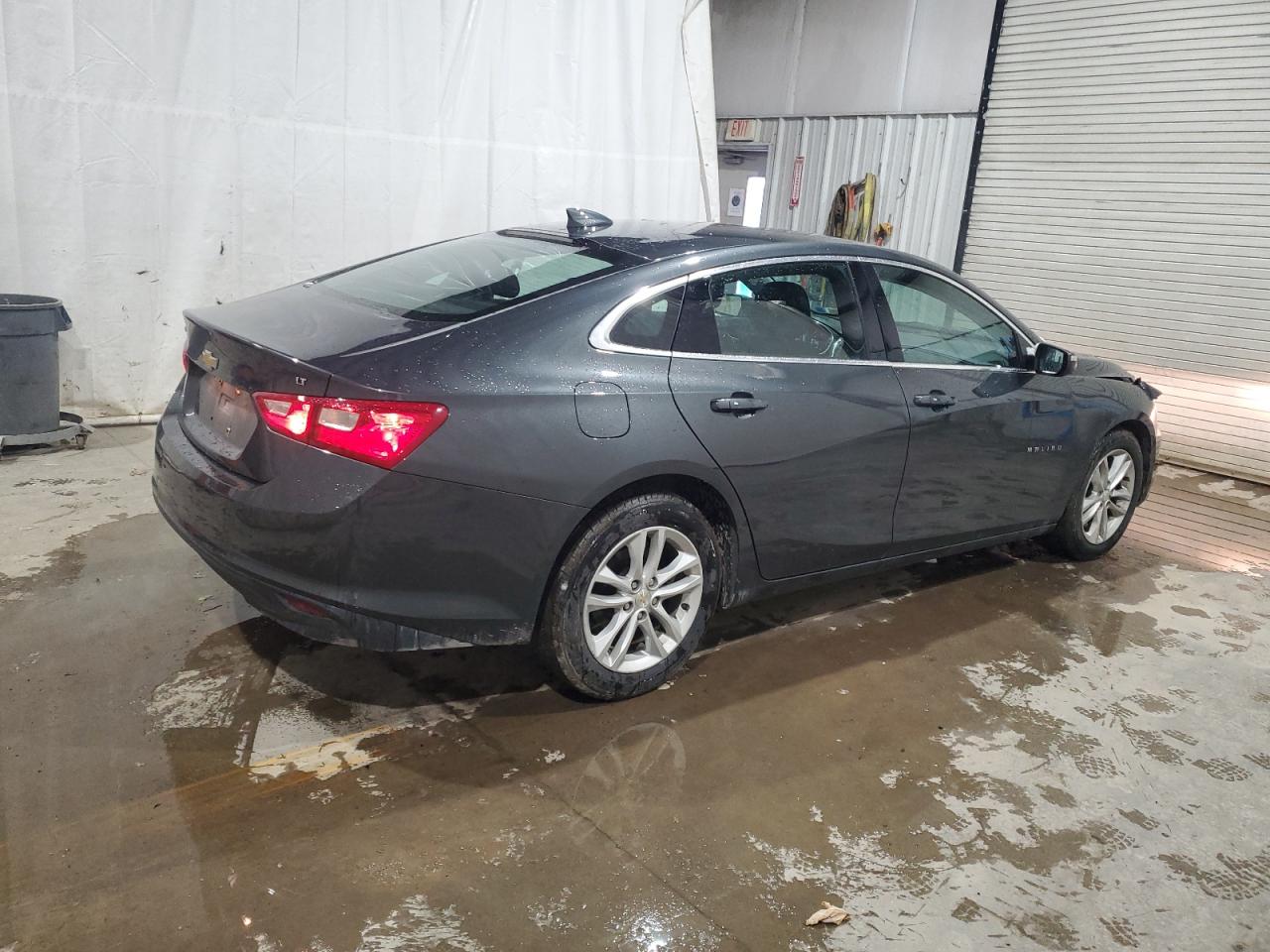 2017 Chevrolet Malibu - Image 3