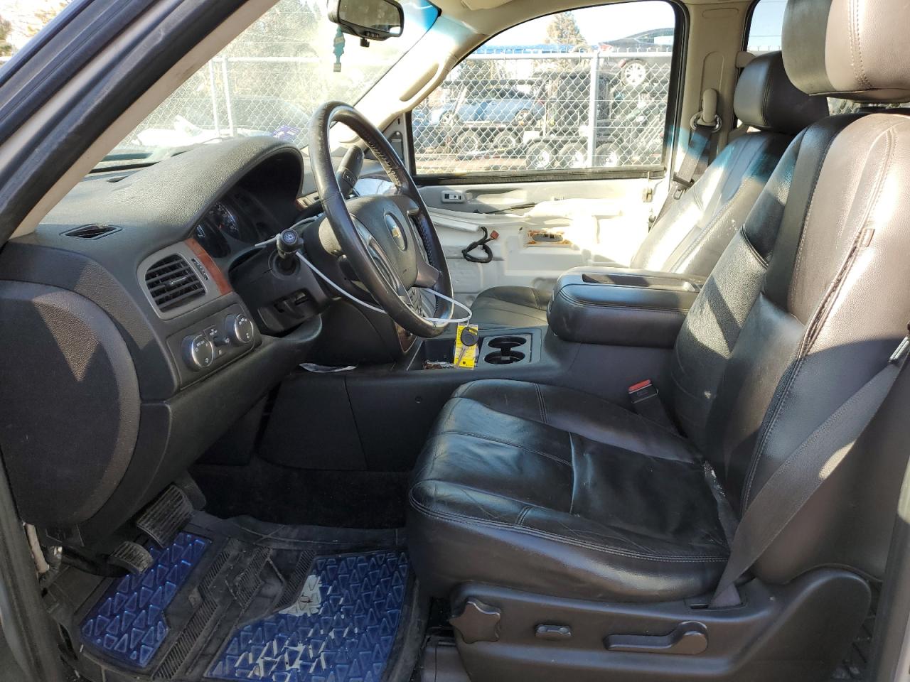 2011 Chevrolet Suburban - Image 7
