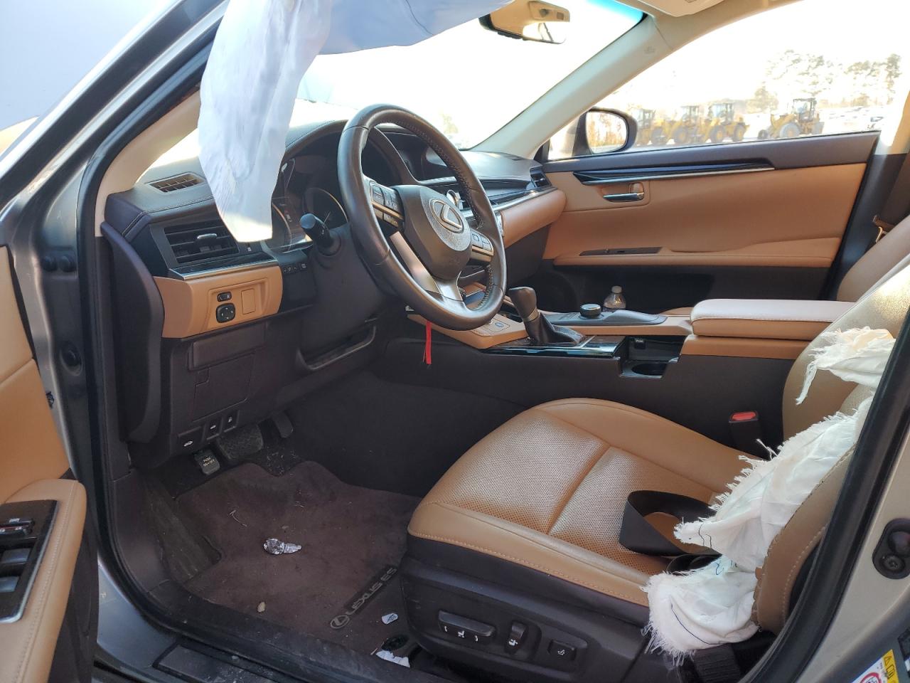 2016 Lexus ES - Image 7