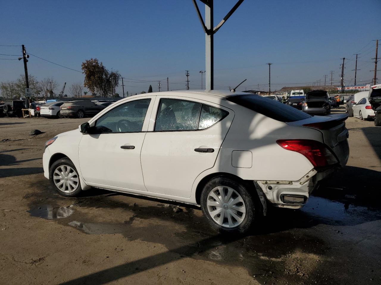 VIN 3N1CN7AP6JL803535 2018 NISSAN VERSA no.2