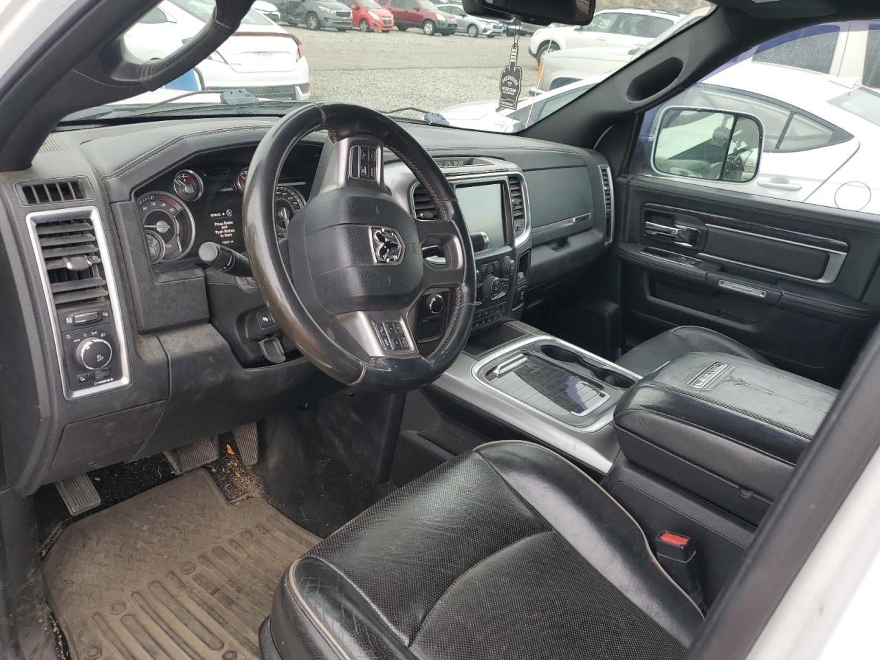 2016 RAM 2500 - Image 8