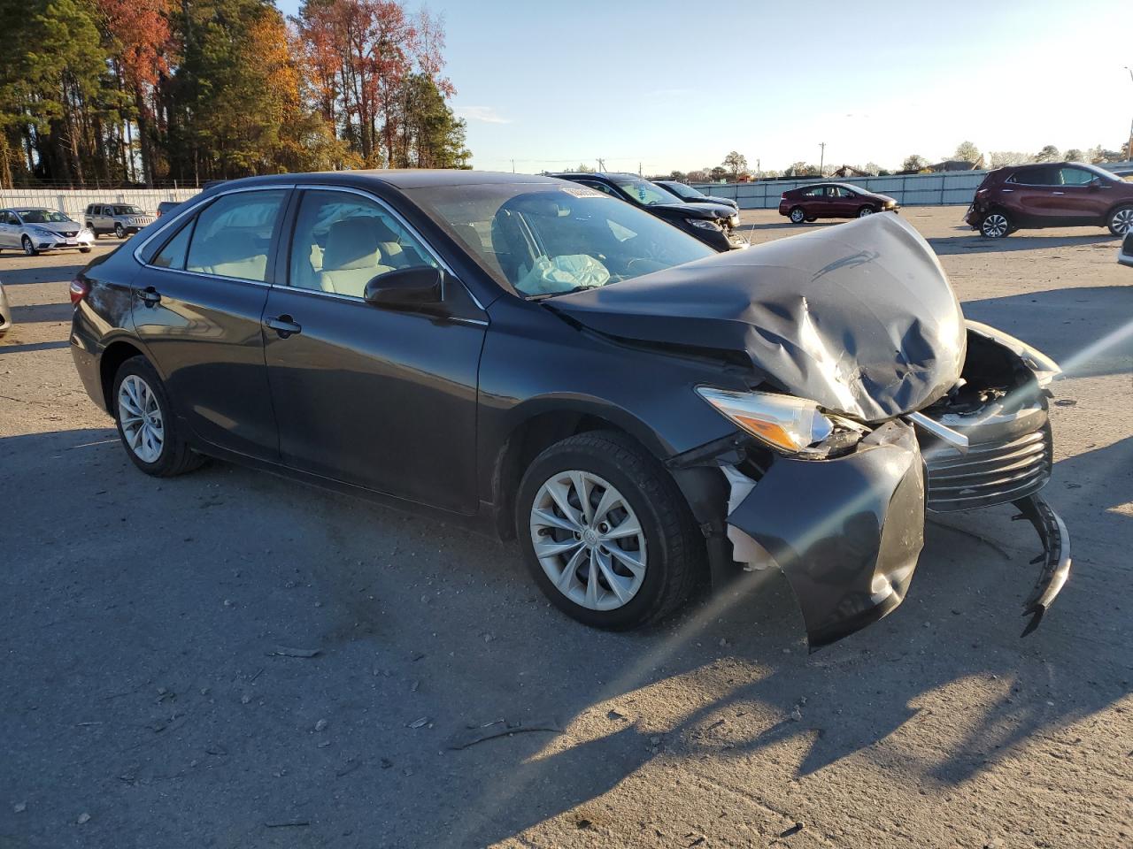 VIN 4T1BF1FKXGU147785 2016 TOYOTA CAMRY no.4