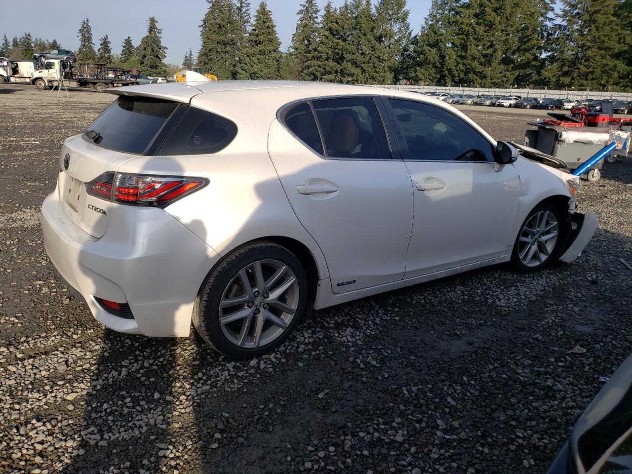 VIN JTHKD5BH1H2289871 2017 LEXUS CT 200 no.3