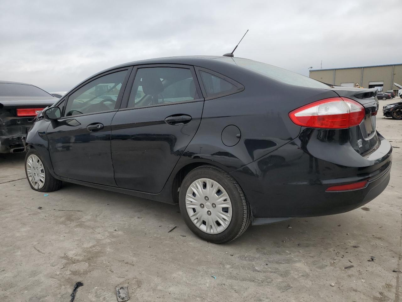 VIN 3FADP4AJ6GM193232 2016 FORD FIESTA no.2