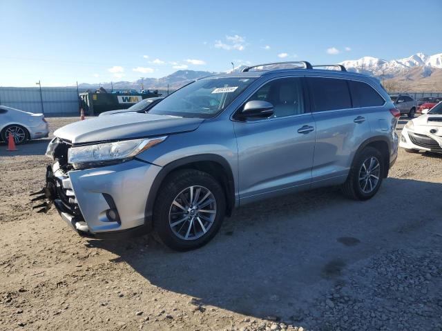  TOYOTA HIGHLANDER 2017 Srebrny