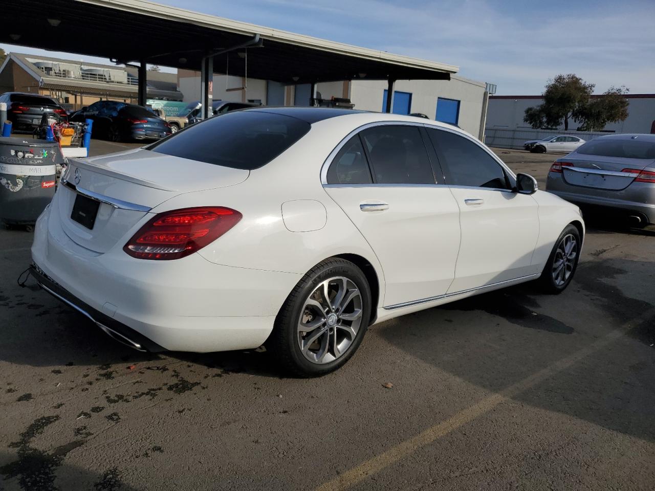 VIN 55SWF4JB8GU131607 2016 MERCEDES-BENZ C-CLASS no.3