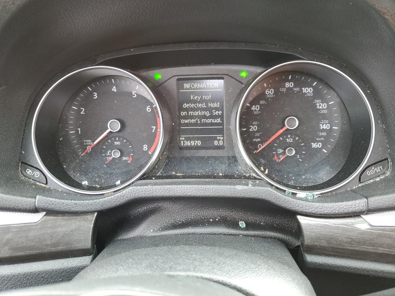 2017 Volkswagen Passat - Image 9