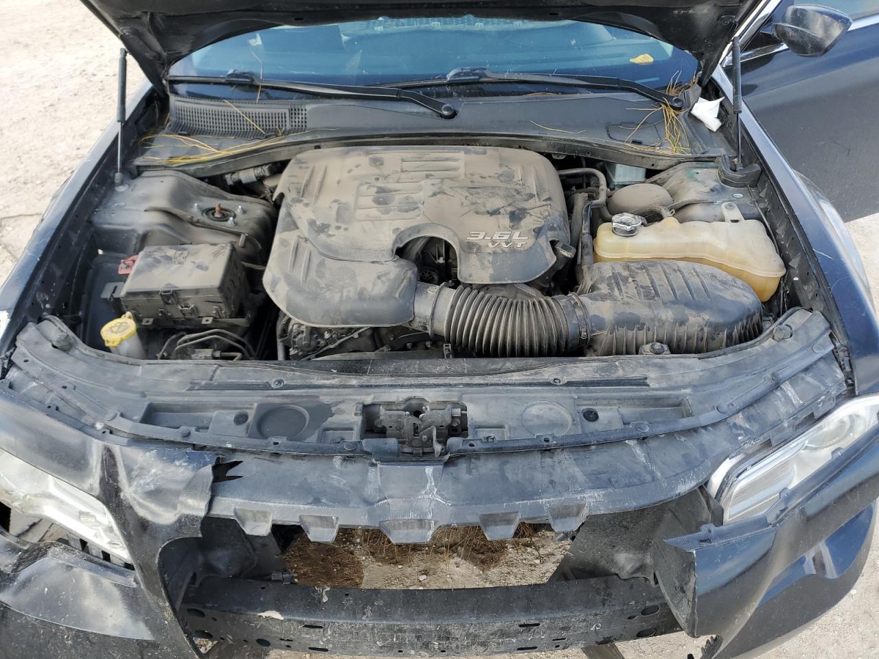 2018 Chrysler 300 - Image 12