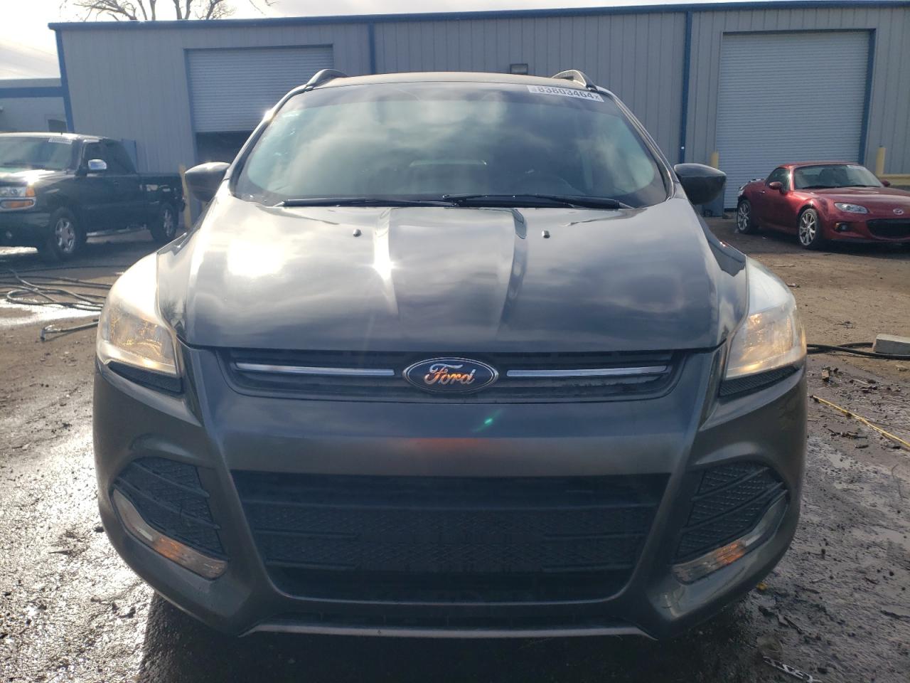 VIN 1FMCU9GX2GUC40514 2016 FORD ESCAPE no.5