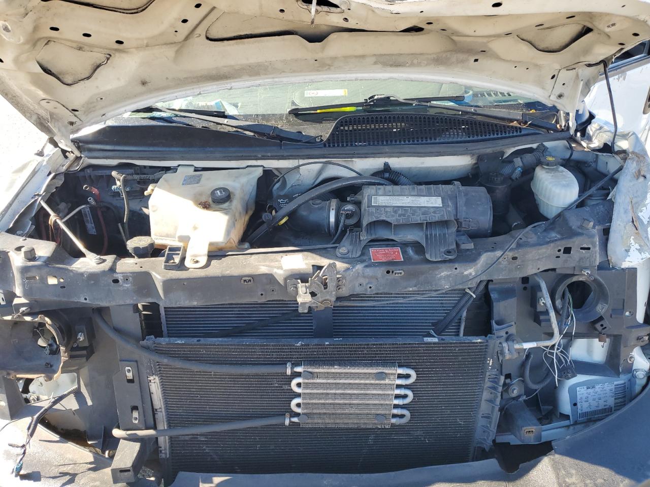2006 Chevrolet Express - Image 12
