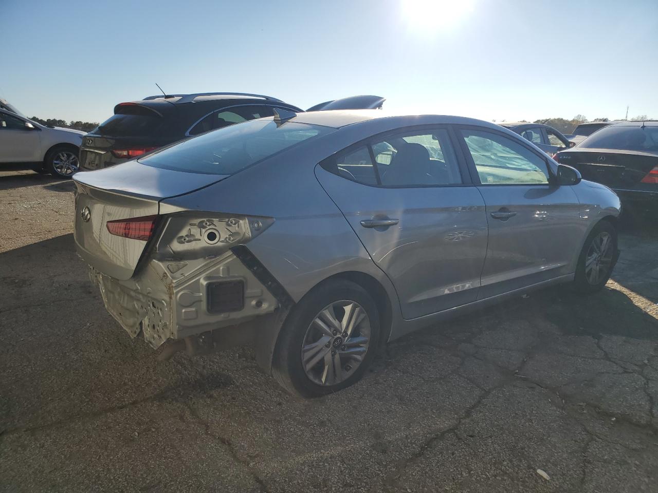 2020 Hyundai Elantra - Image 3