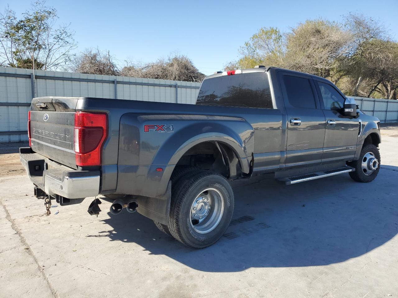 2020 Ford F350 - Image 3