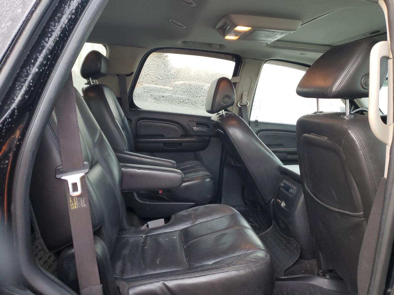 2007 GMC Yukon - Image 11
