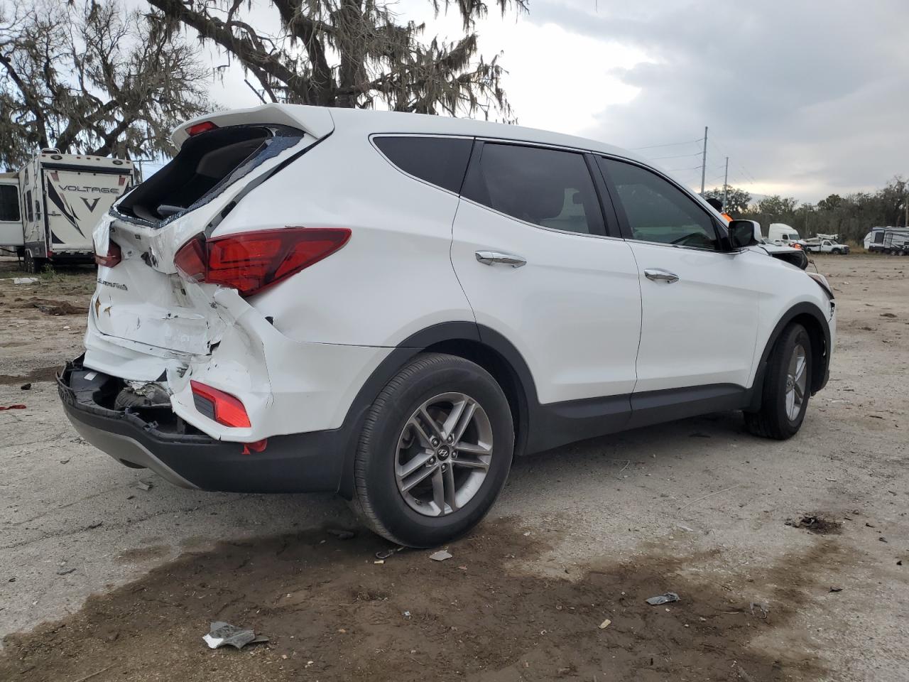 VIN 5NMZT3LB1JH074820 2018 HYUNDAI SANTA FE no.3