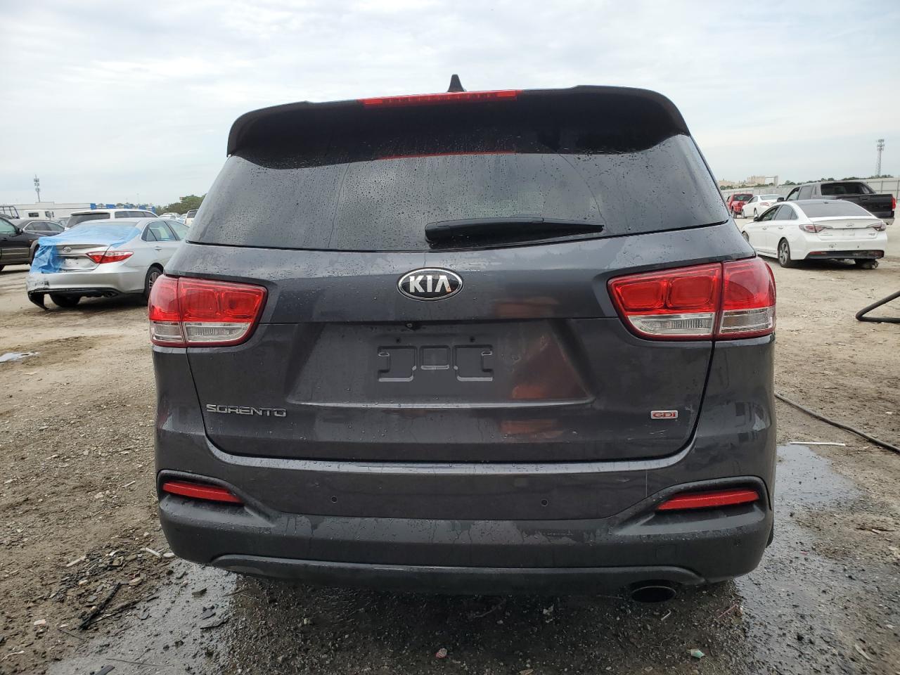 2016 Kia Sorento - Image 6