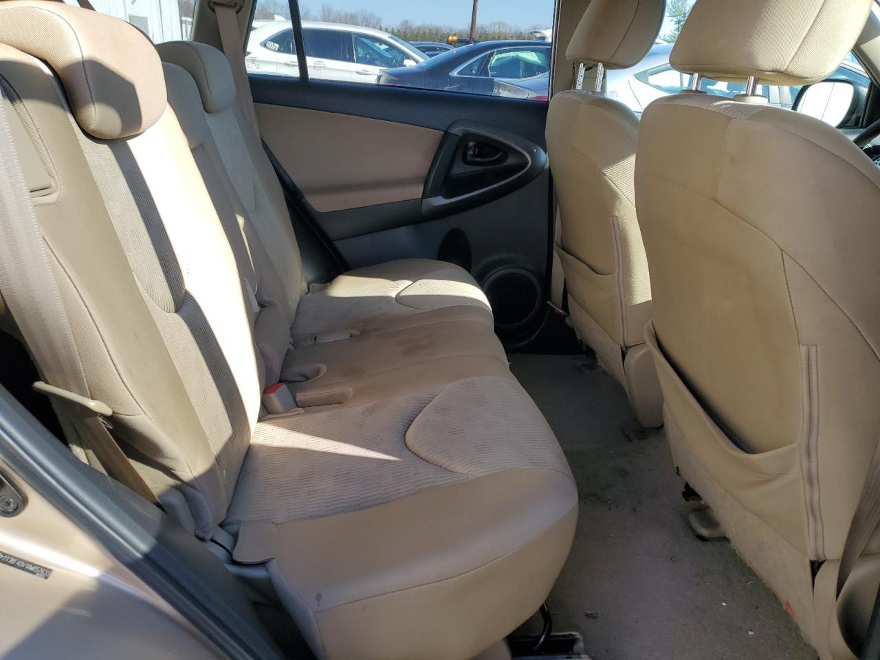 2010 Toyota RAV 4 - Image 11