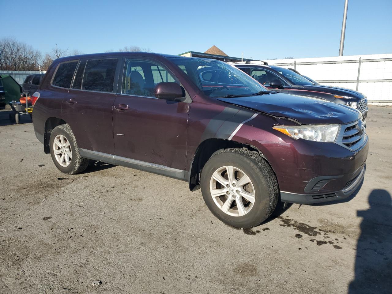 VIN 5TDBK3EHXDS272416 2013 TOYOTA HIGHLANDER no.4