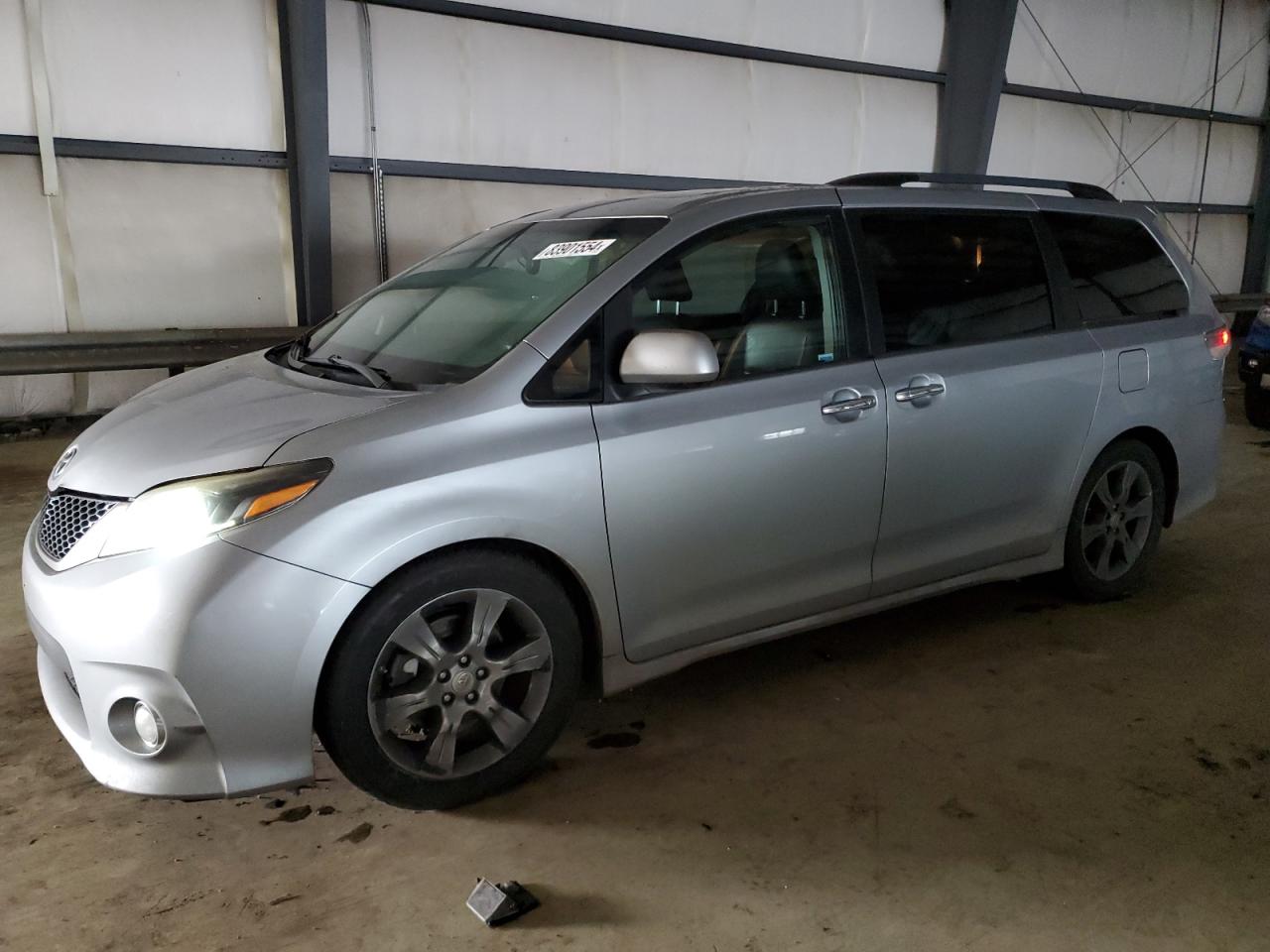 VIN 5TDXK3DC5FS528430 2015 TOYOTA SIENNA no.1