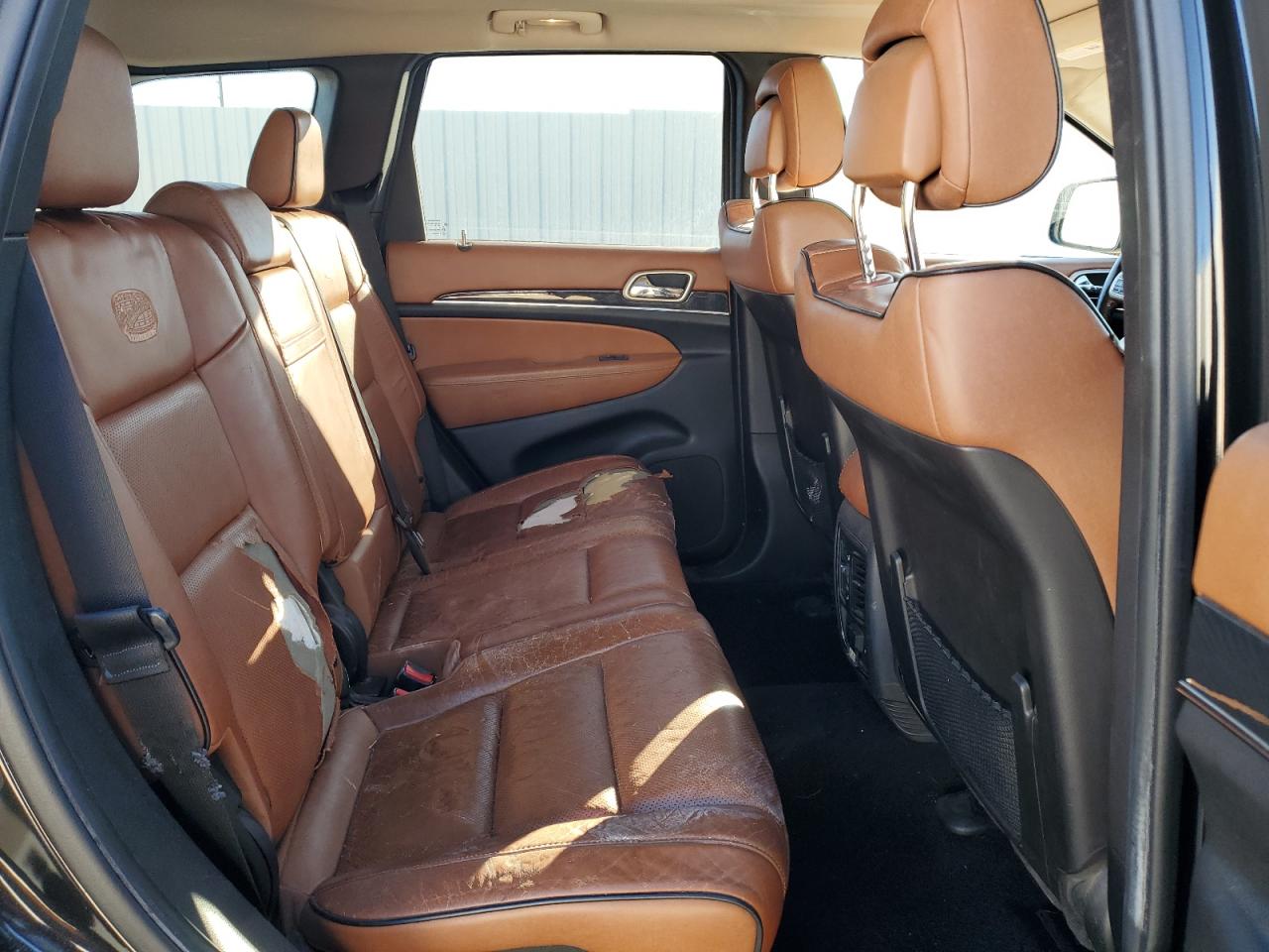 2012 Jeep Grand Cherokee - Image 11