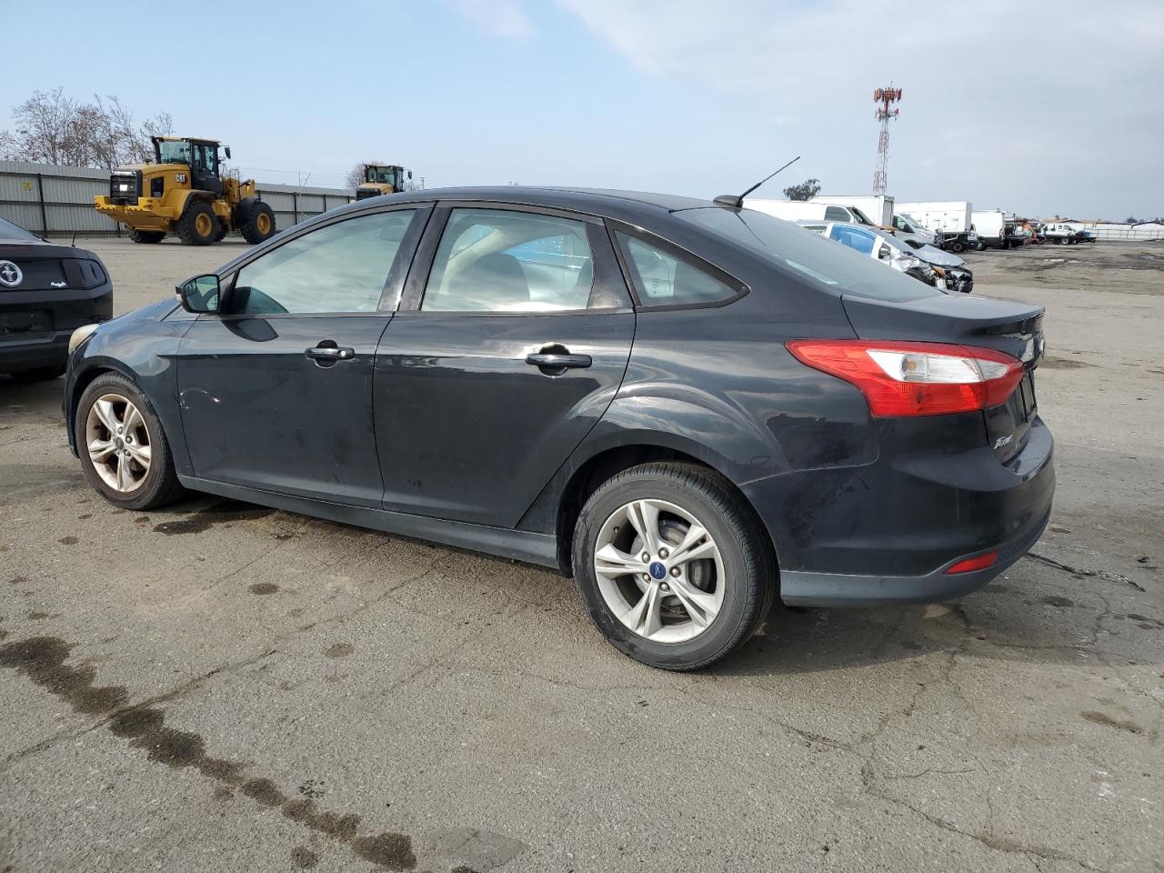 VIN 1FADP3F22DL331681 2013 FORD FOCUS no.2