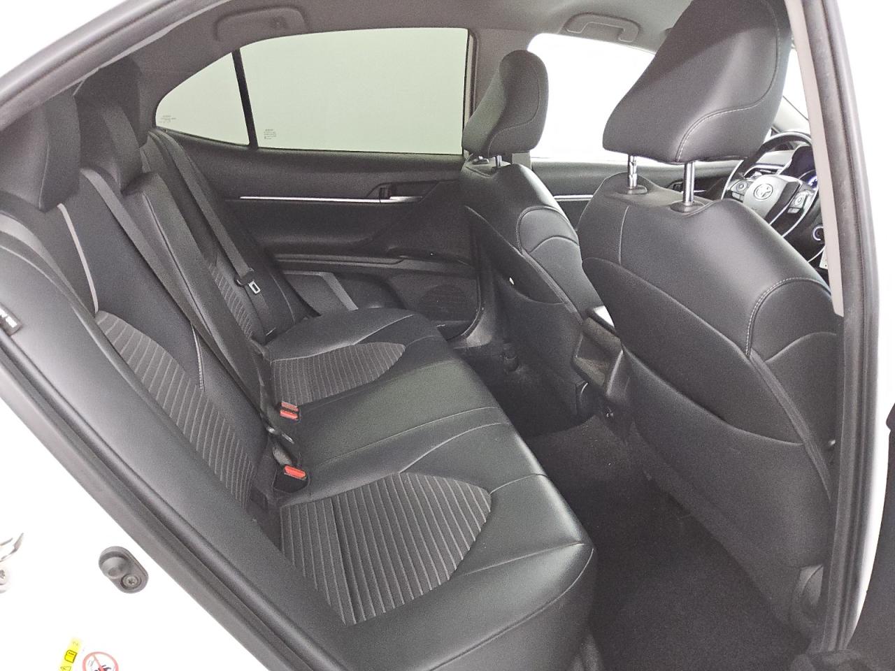 2019 Toyota Camry - Image 10