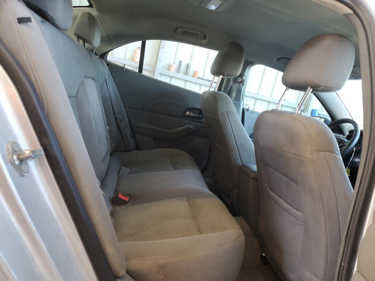 2015 Chevrolet Malibu - Image 10