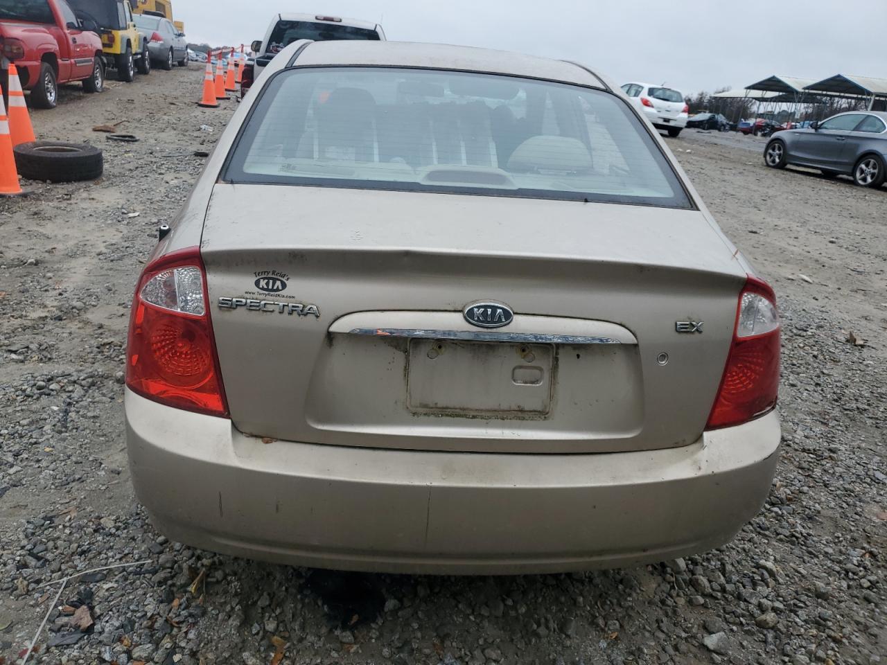 2004 Kia Spectra Lx VIN: KNAFE121045029608 Lot: 86611105
