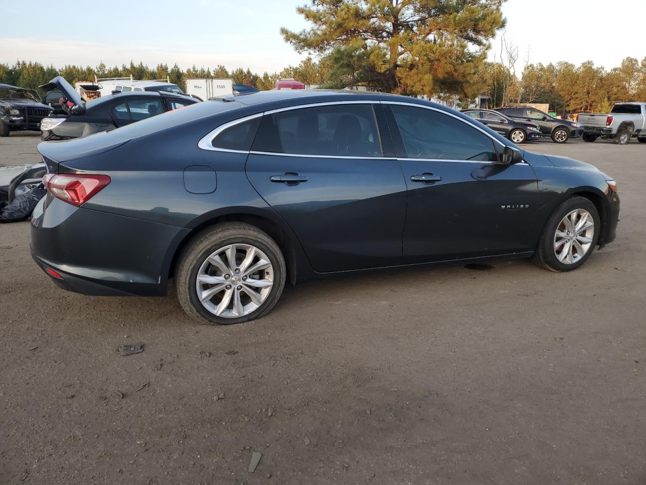 2021 Chevrolet Malibu - Image 3