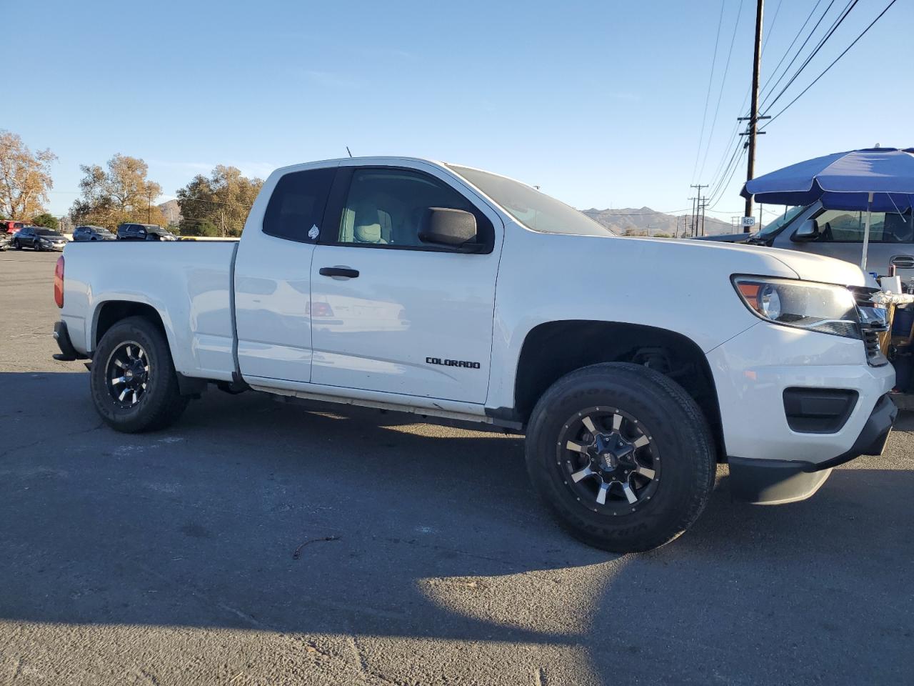 VIN 1GCHSBEA2J1186713 2018 CHEVROLET COLORADO no.4