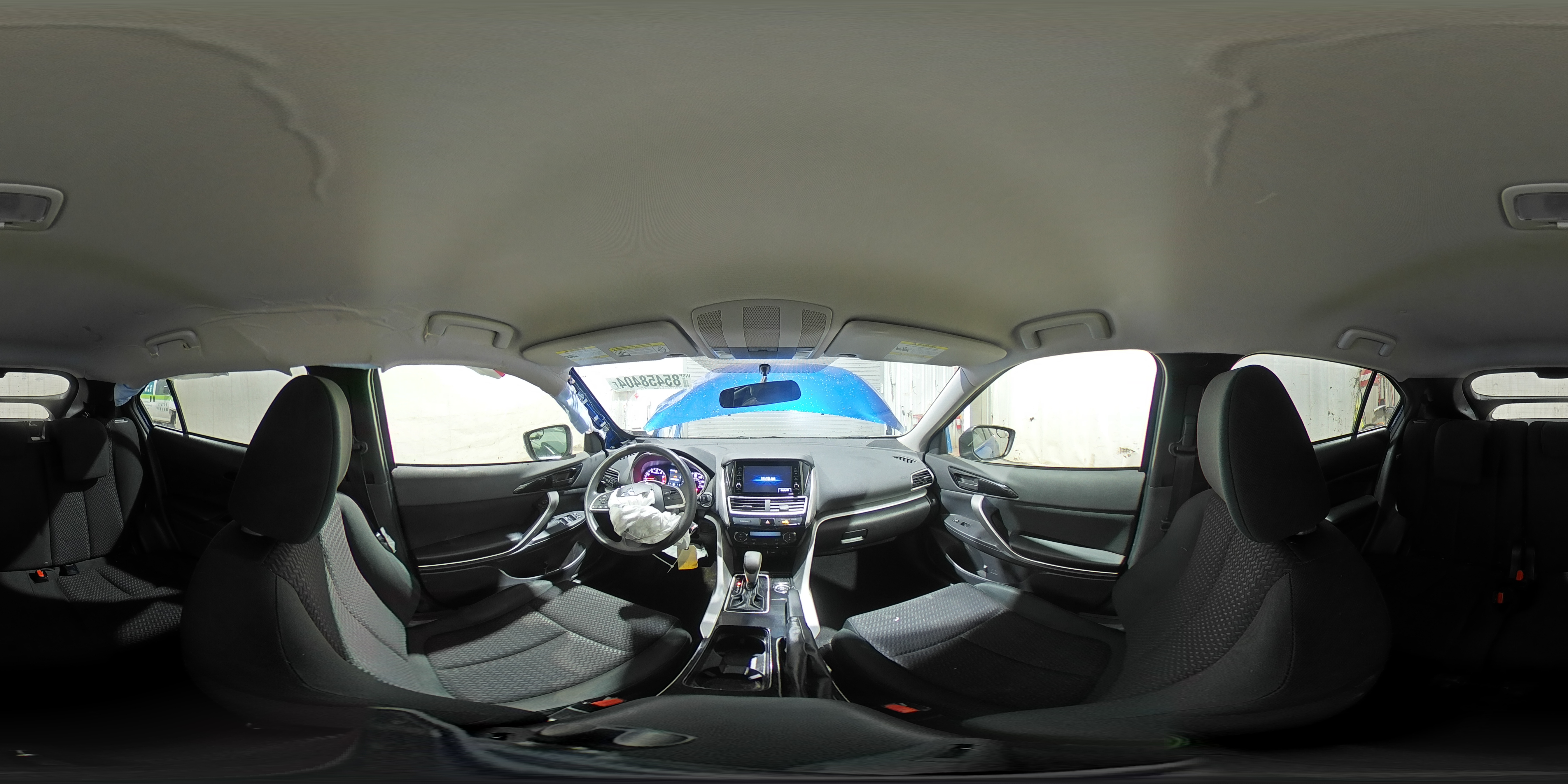 2019 Mitsubishi Eclipse - Image 16