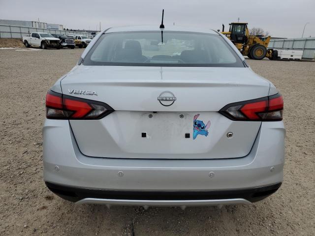 NISSAN VERSA 2024 Srebrny