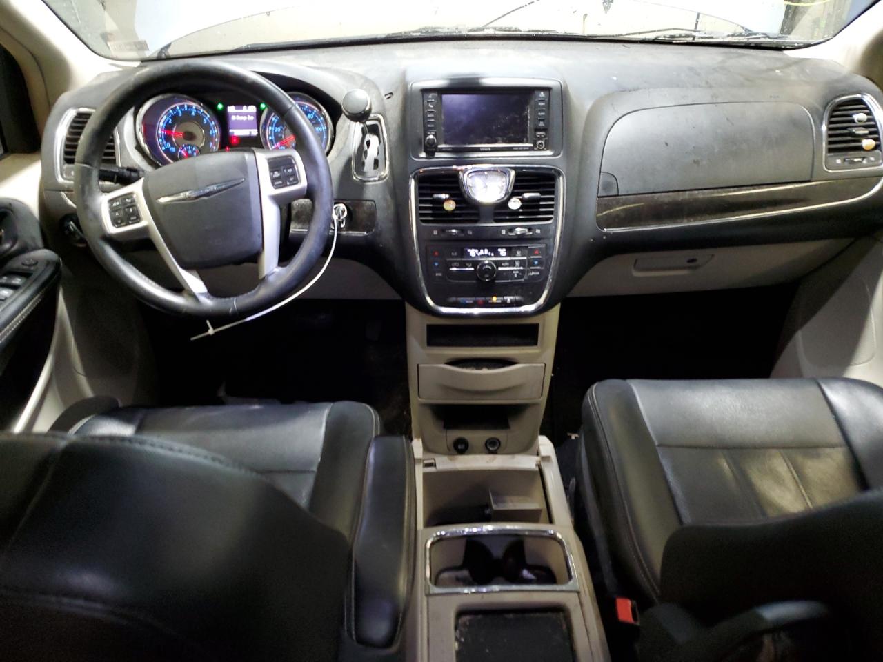 2016 Chrysler Town & Country Touring L VIN: 2C4RC1CG2GR240437 Lot: 86421654