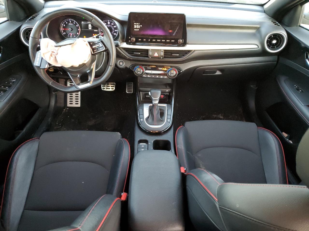 2023 Kia Forte - Image 8