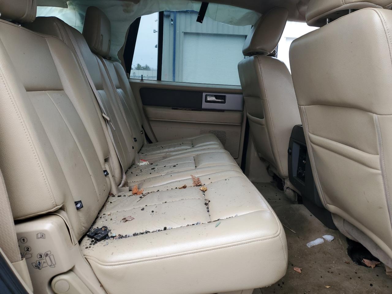 2010 Ford Expedition - Image 11