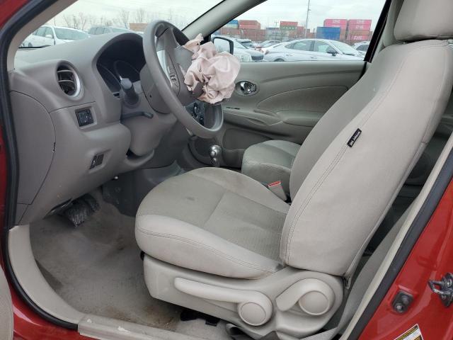  NISSAN VERSA 2015 Красный