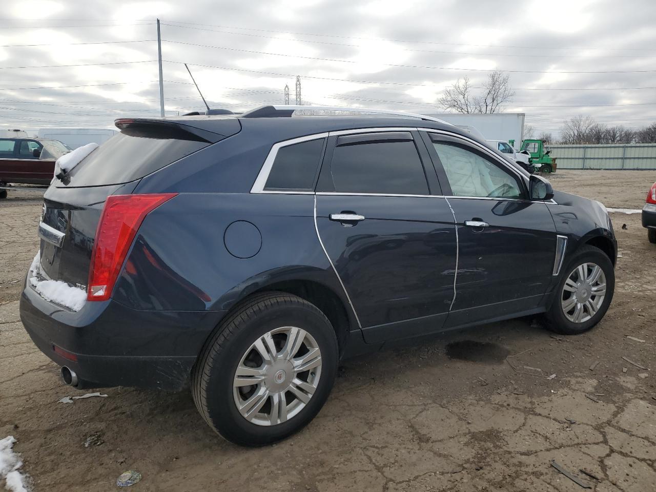 VIN 3GYFNBE32FS621360 2015 CADILLAC SRX no.3