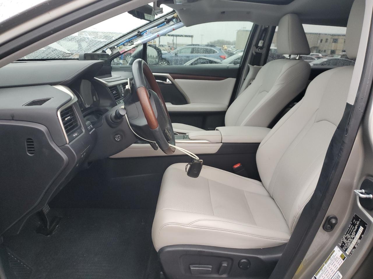 2020 Lexus RX - Image 7
