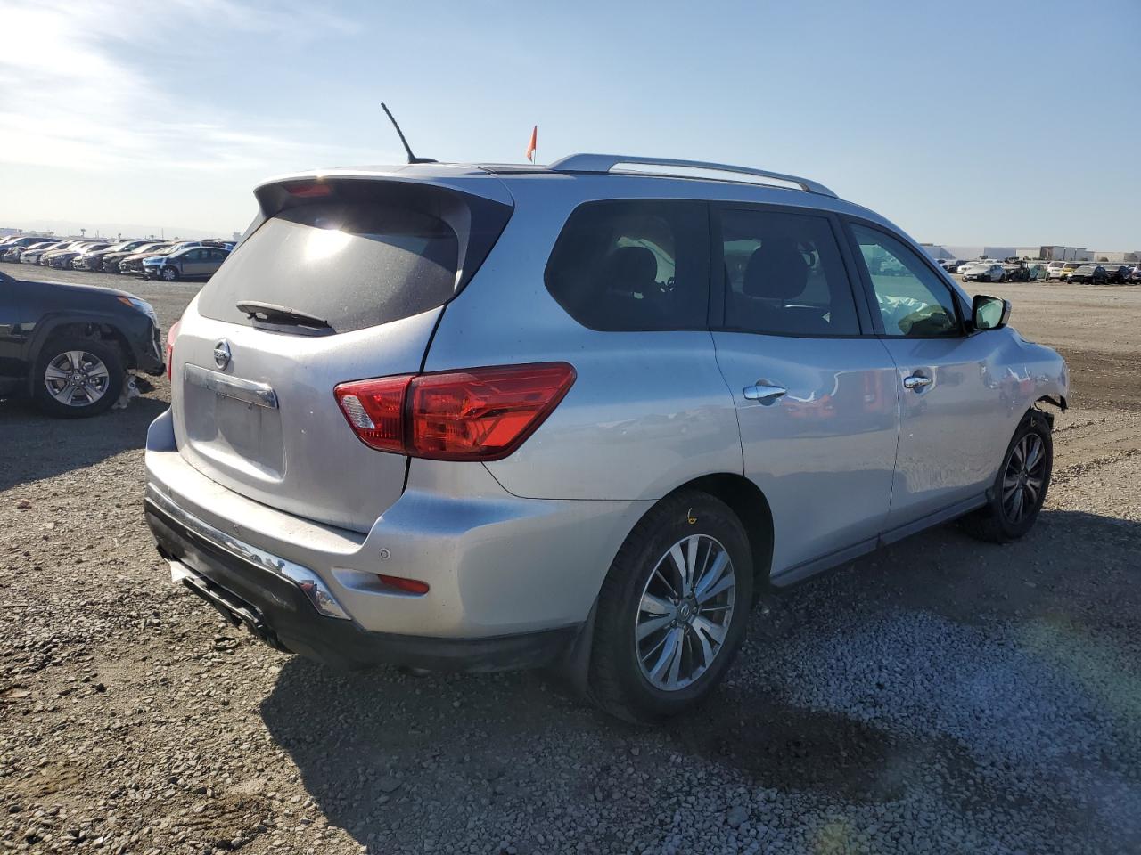 2018 Nissan Pathfinder S VIN: 5N1DR2MN8JC638128 Lot: 85453904