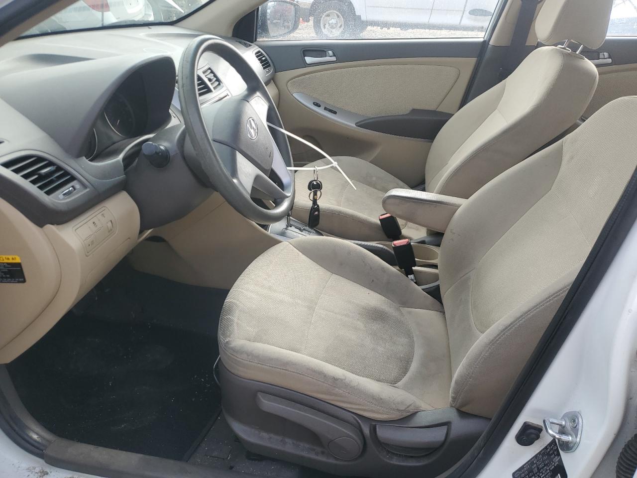 2013 Hyundai Accent - Image 7