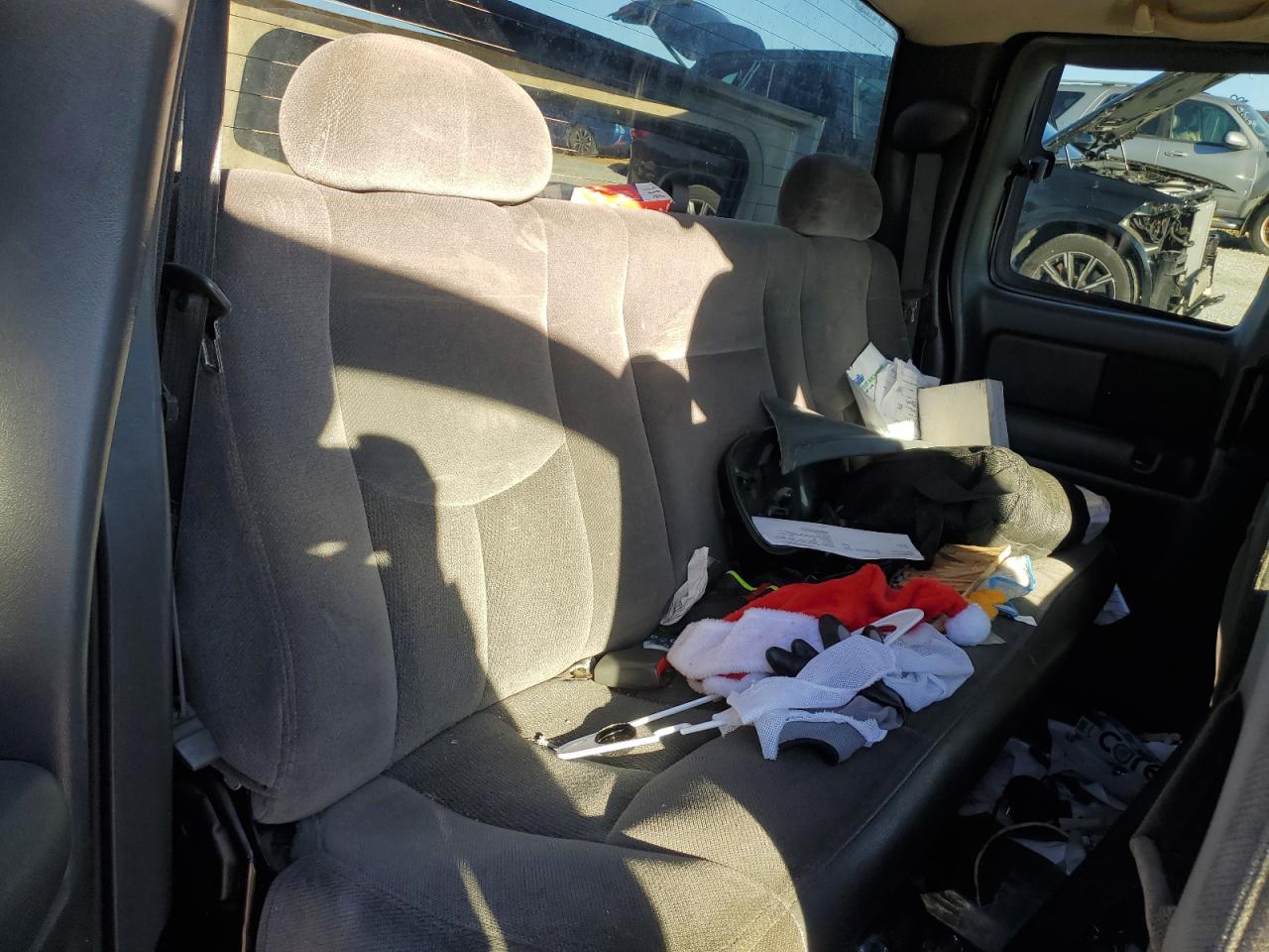 2004 GMC Sierra - Image 10