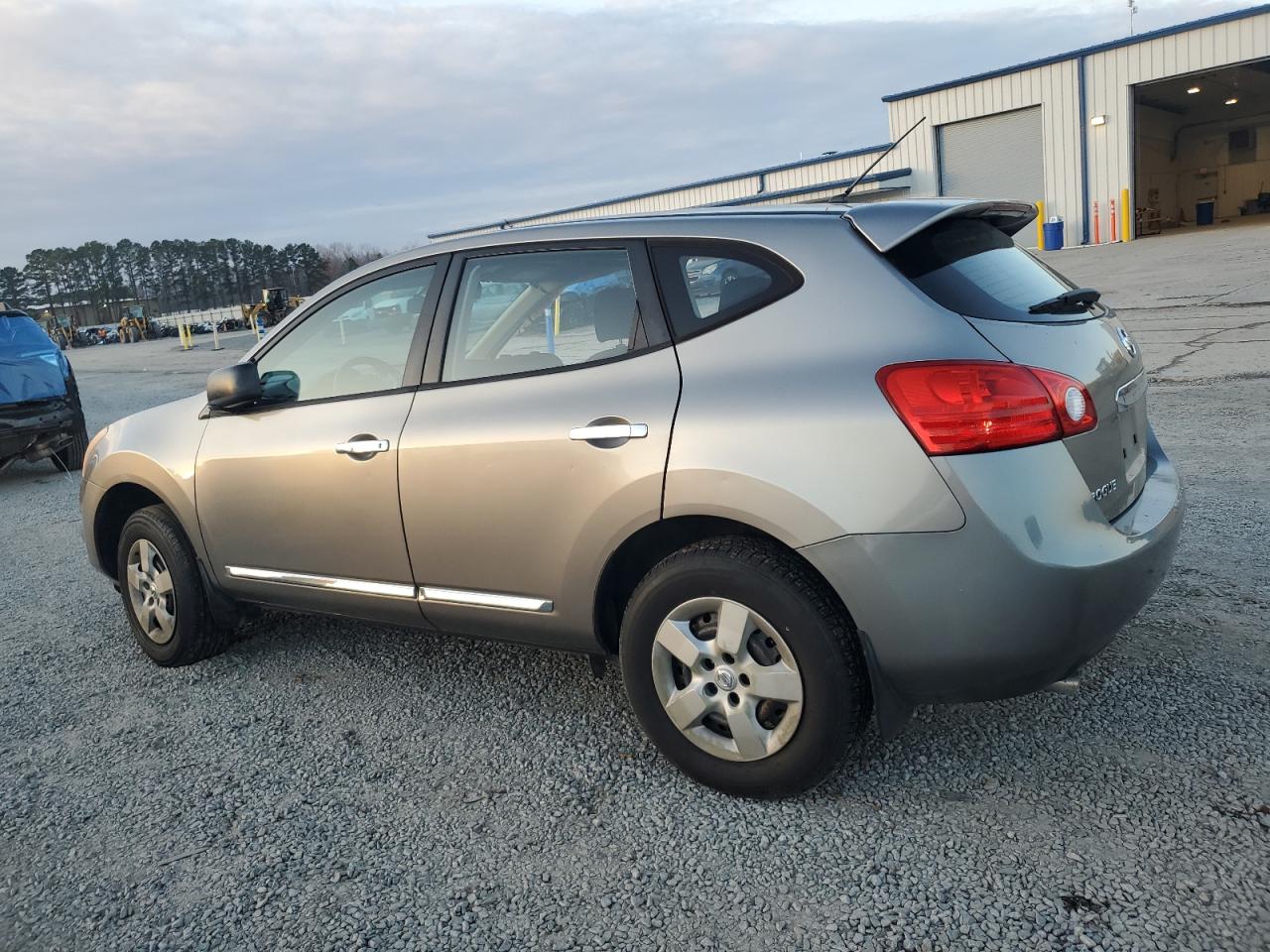 2012 Nissan Rogue - Image 2