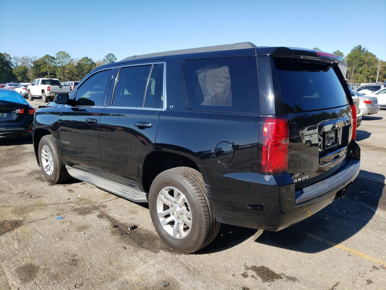 VIN 1GNSCBKCXFR570103 2015 CHEVROLET TAHOE no.2