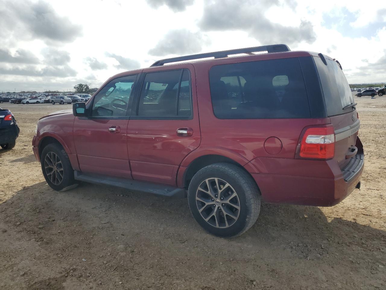 2016 Ford Expedition - Image 2