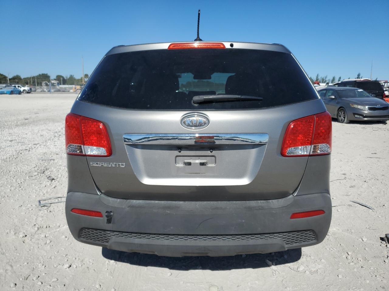 2011 Kia Sorento - Image 6