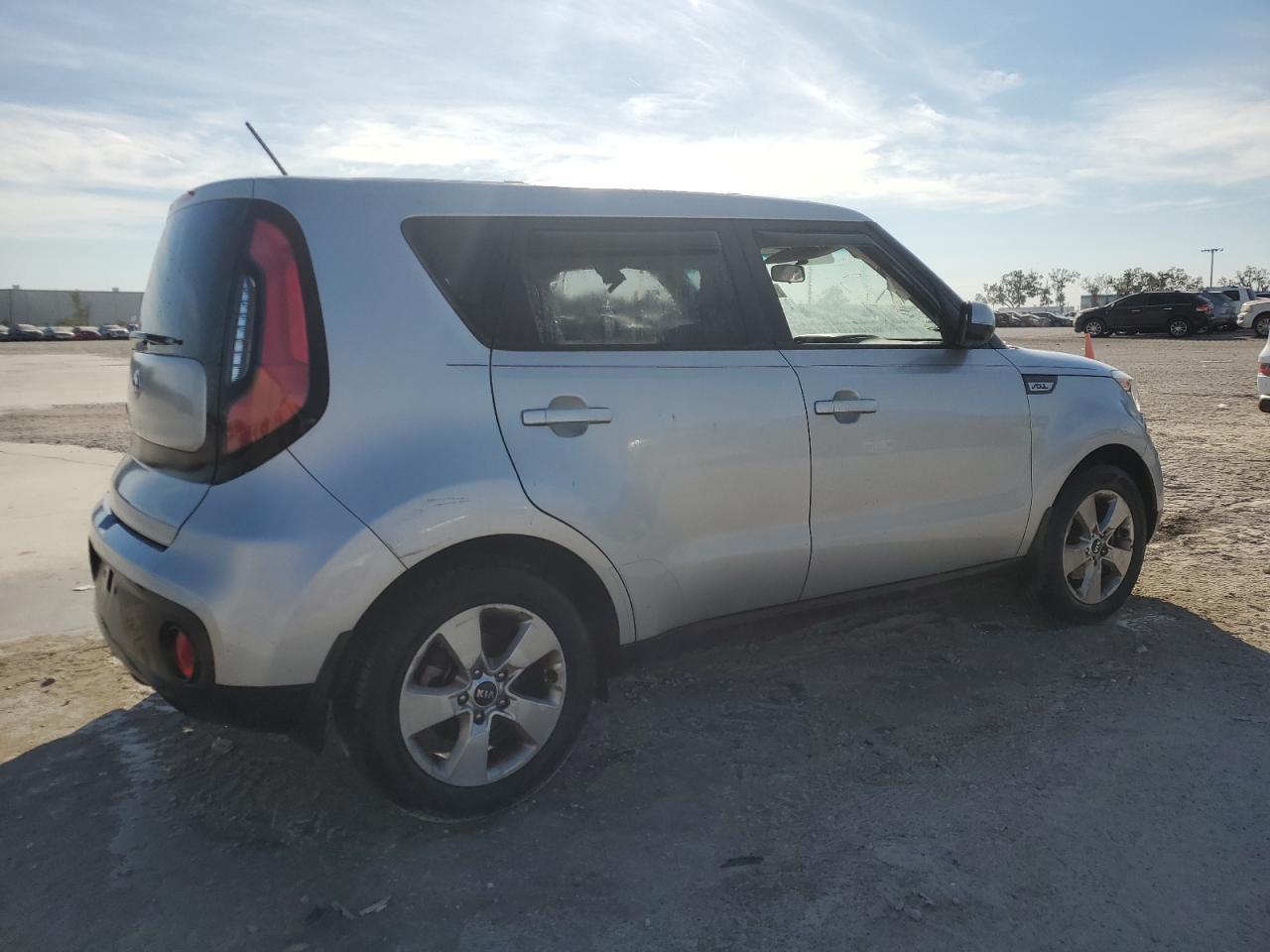 VIN KNDJN2A28H7467784 2017 KIA SOUL no.3