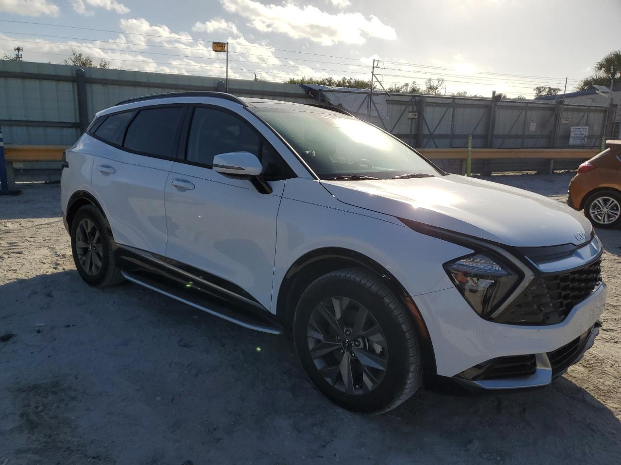 2023 Kia Sportage - Image 4