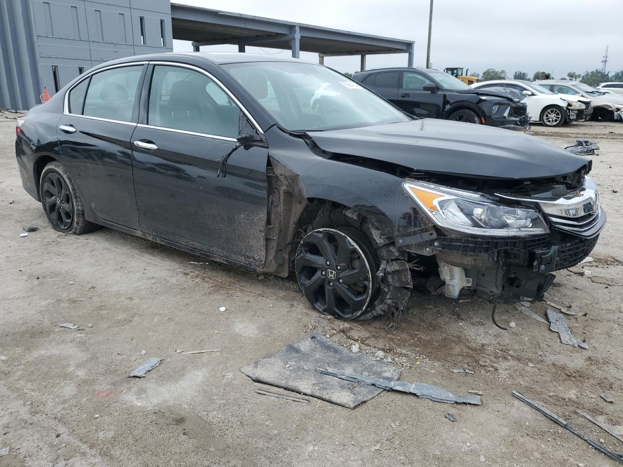 VIN 1HGCR3F83GA034442 2016 HONDA ACCORD no.4