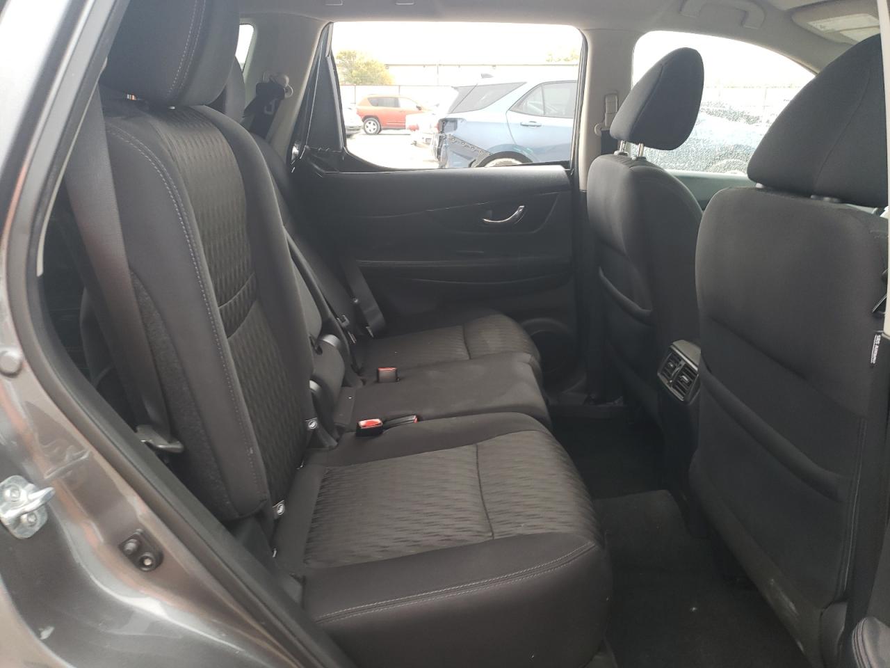 2019 Nissan Rogue - Image 12