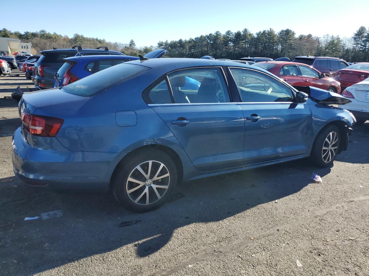 2017 Volkswagen Jetta - Image 3
