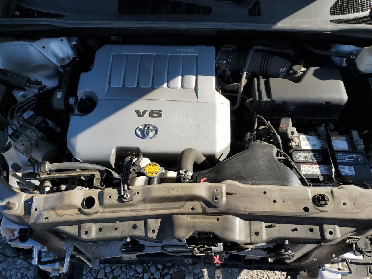 2012 Toyota Highlander - Image 12